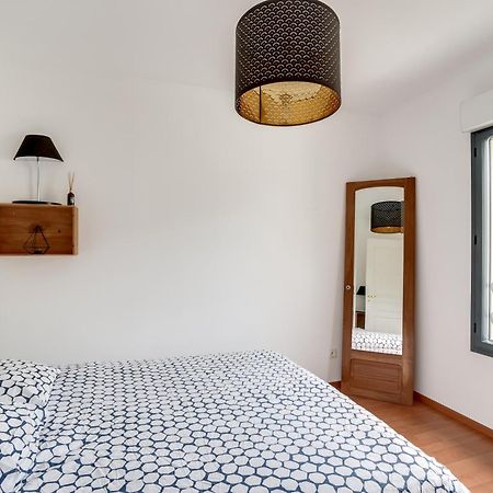 Votre Escale - Le Petit Montmartre Apartment Niort Bagian luar foto