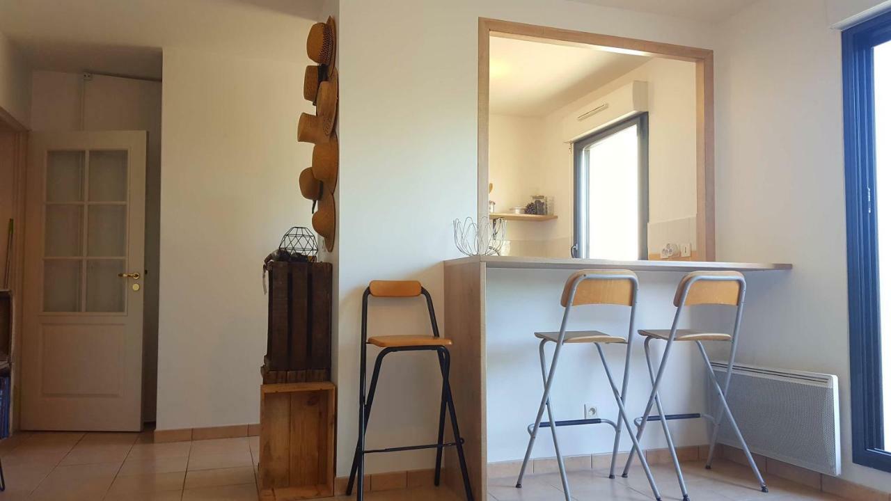 Votre Escale - Le Petit Montmartre Apartment Niort Bagian luar foto