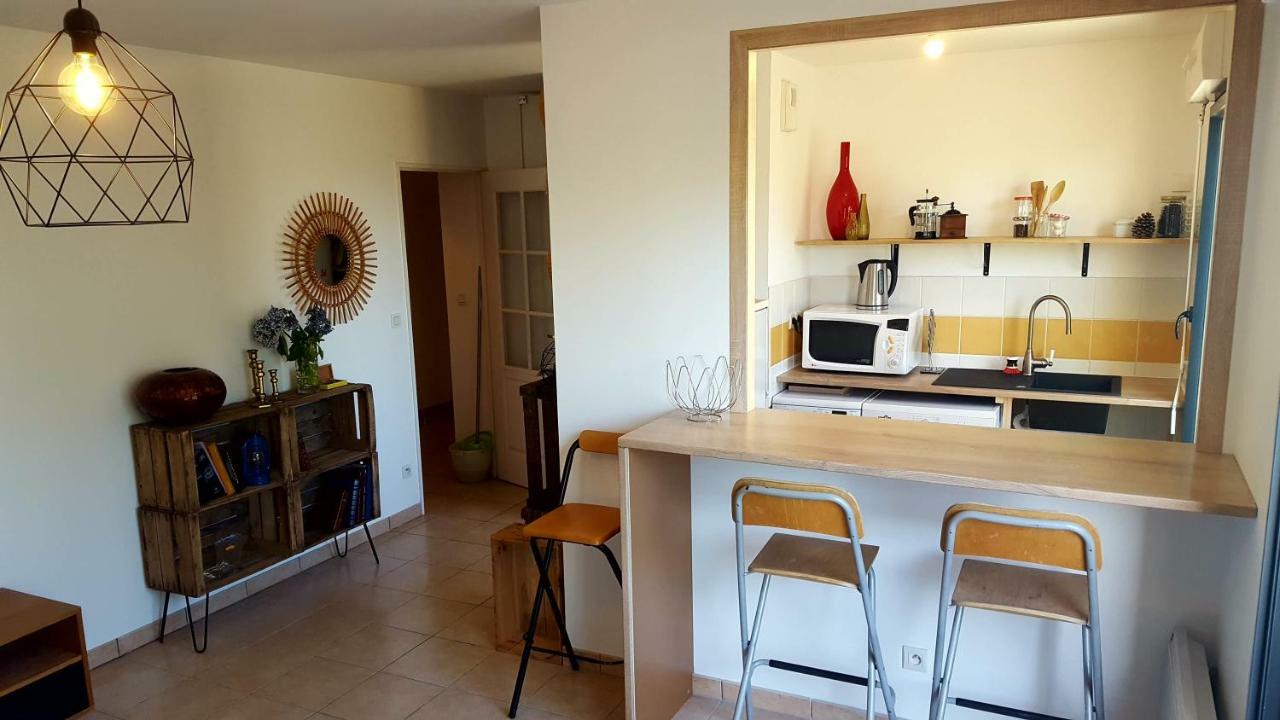 Votre Escale - Le Petit Montmartre Apartment Niort Bagian luar foto