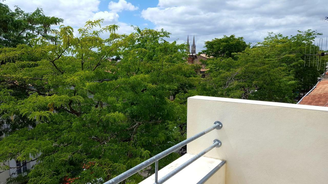 Votre Escale - Le Petit Montmartre Apartment Niort Bagian luar foto